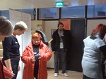Ryhmä lähdössä Ikeaan Ritvan ja Annan unelmaa toteuttamaan