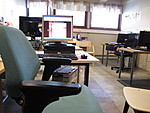 Tyhj�t tuolit kertovat ruokailun olevan k�ynniss�.