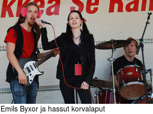 Emils Byxor ja hassut korvalaput