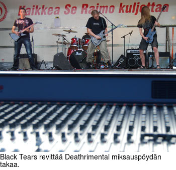 Black Tears revitt Deathrimental miksauspydn takaa.