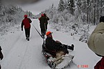 T�ss� nilkki Eki unohtu kaadolta kyytiin,vetomatkaa oli 700 metri�,eik� kukaan huomannu ennenku p��stiin tielle.